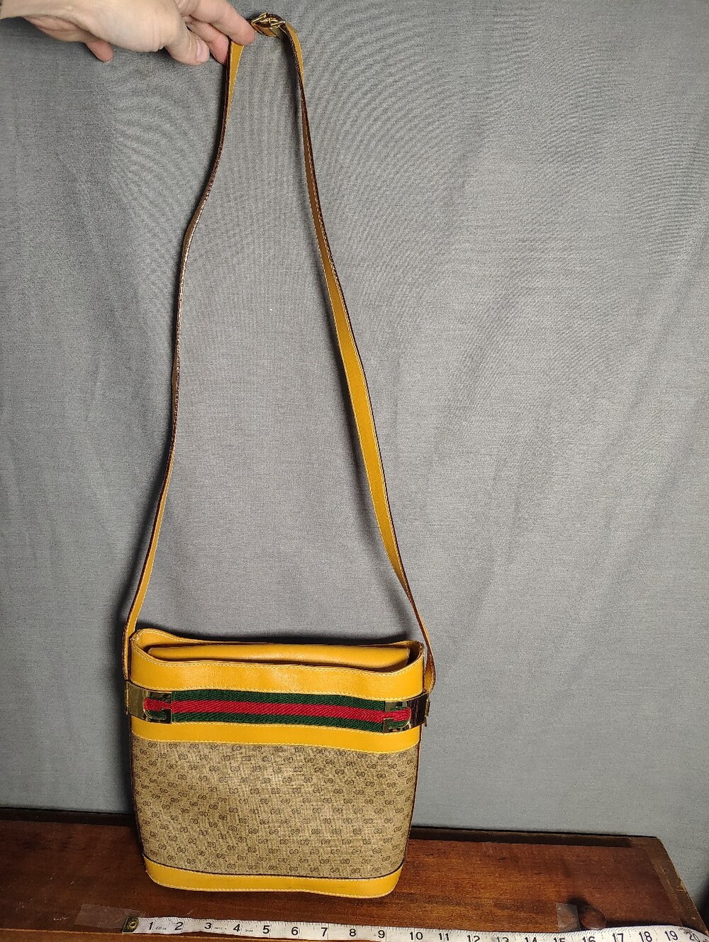 Gucci Yellow Leather and GG Canvas Crossbody Bag - Picture 3 of 13